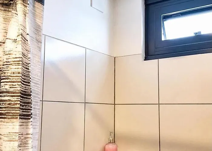 Spacious One Bedroom Listing At Horizon 101 *